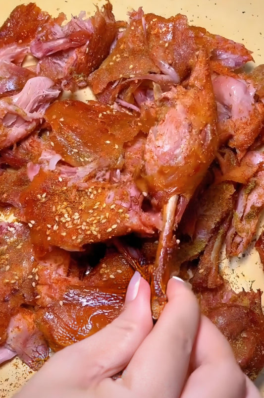 Hand torn roasted duck+chili powder