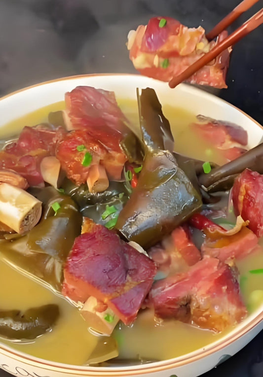 Braised Radish with Pork Ribs and Pork Feet, Smoked Sausage, Side Dishes, and Chili Sauce